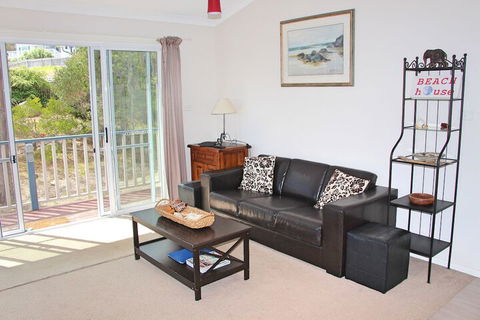 Front Row Beachfront - Taree Accommodation 7