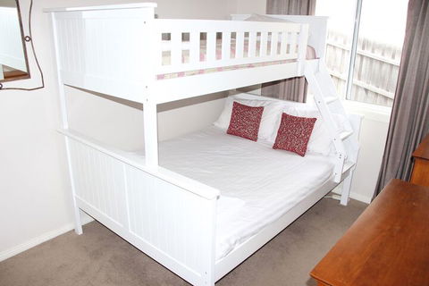 Front Row Beachfront - Taree Accommodation 3