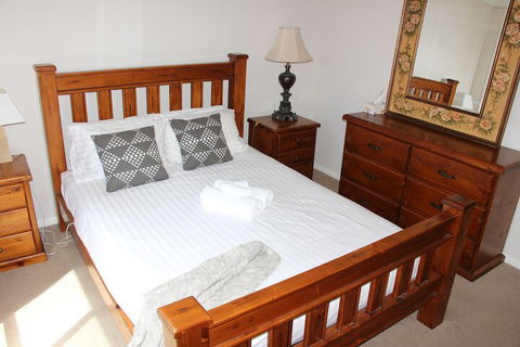 Front Row Beachfront - Taree Accommodation 4
