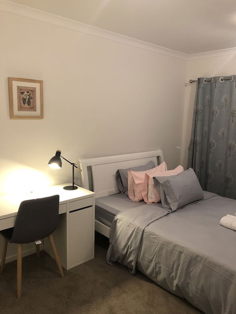 Apple House Tarneit North - Taree Accommodation 6