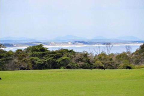 THE Lake House - Surf Side - Taree Accommodation 4