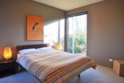 THE Lake House - Surf Side - Taree Accommodation 5