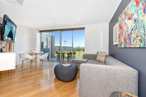 Corporate Boardies At Bells Boulevard - Taree Accommodation 3