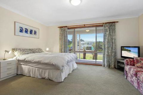 Malibu Magic Bawley Point - Taree Accommodation 7