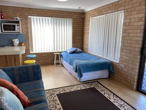 NARRAWALLEE RETREAT - Taree Accommodation 2