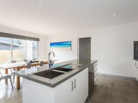 ANGLE By THE SEA Anglesea - Taree Accommodation 1