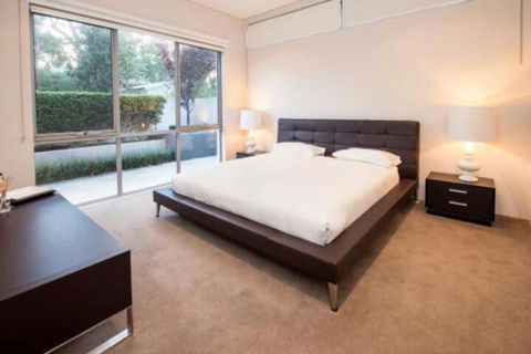 Opulent Oasis - Taree Accommodation 4