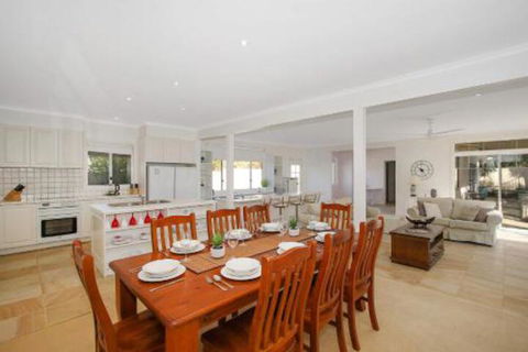 Bella House - Taree Accommodation 0