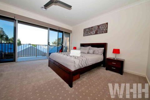 Adelphi Views On Luton Woodlands - Taree Accommodation 7