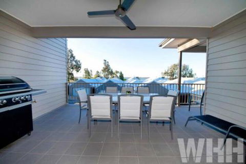 Adelphi Views On Luton Woodlands - Taree Accommodation 6