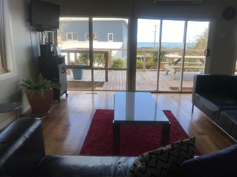 OCEAN VIEWS - Taree Accommodation 2