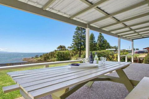 Amazing Aspects Perched Above Tilbury Cove - Taree Accommodation 3