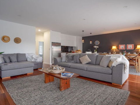Bella K Style Comfort & Location - Taree Accommodation 1