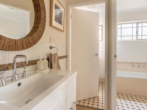 Bombo Blue Pet Friendly Townhouse - Taree Accommodation 3