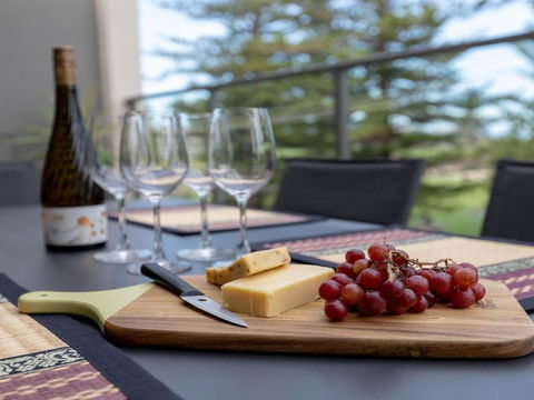 Shore To Please Comfort Cafes & Beaches - Taree Accommodation 6