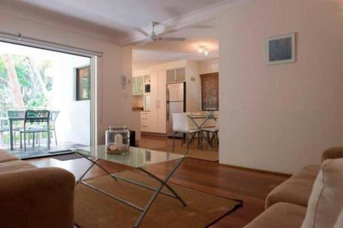 Absolute Beachfront Mooloolaba - Taree Accommodation 4