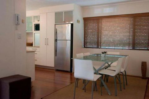 Absolute Beachfront Mooloolaba - Taree Accommodation 6