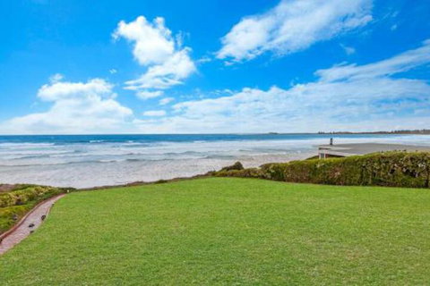 Iluka Perched On East Beach - Taree Accommodation 6