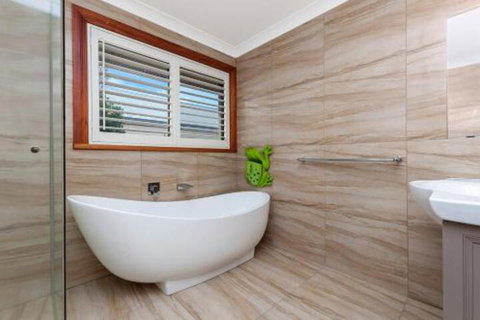 Iluka Perched On East Beach - Taree Accommodation 3