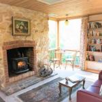 Adelaide Hills Camellia Cottage WiFi - Taree Accommodation 0
