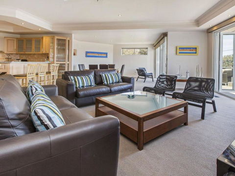 SEA GRANGE MORNINGTON - Taree Accommodation 4