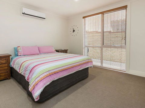 SEA GRANGE MORNINGTON - Taree Accommodation 5