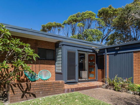 235 Mitchell Parade Mollymook - Taree Accommodation 6