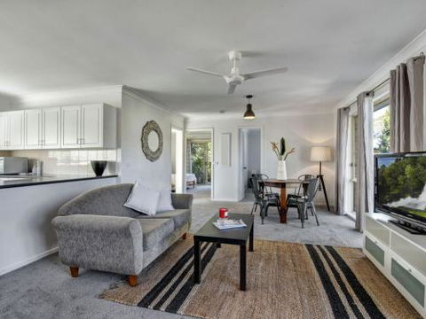 Mollymook Coastal Villa - Taree Accommodation 2
