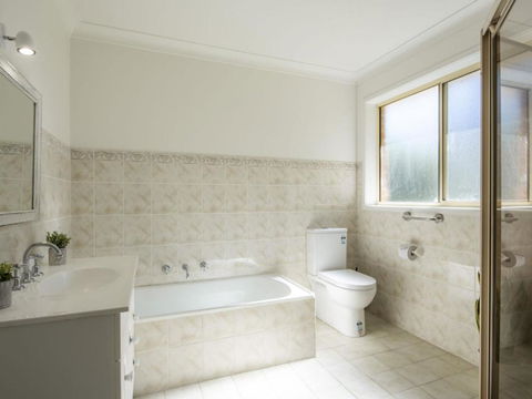 Mollymook Coastal Villa - Taree Accommodation 3