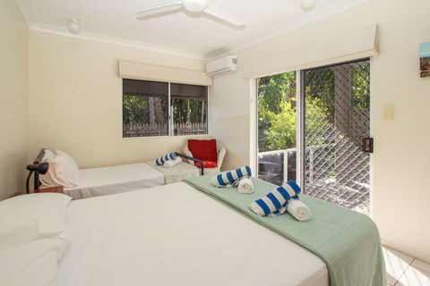 Champagne Apartment 1 - Taree Accommodation 2