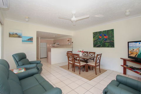 Champagne Apartment 1 - Taree Accommodation 4