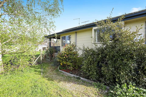 Yarragon 4 Bedroom House In Gippsland - Taree Accommodation 1