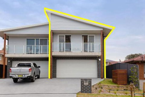 Birubi Breezes 2 / 7 Fitzroy St. Large Duplex With Air Conditioning WIFI & Only 5 Minute Walk To The Beach - Taree Accommodation 0