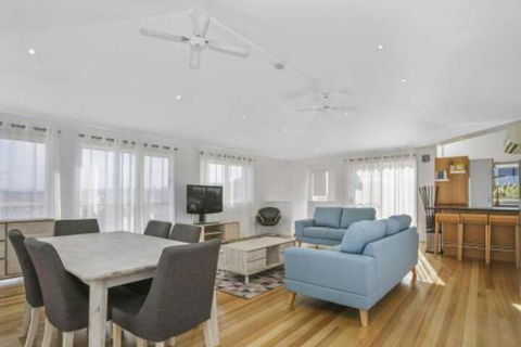 SEAVIEW Ocean Views From A Modern Townhouse - Taree Accommodation 0