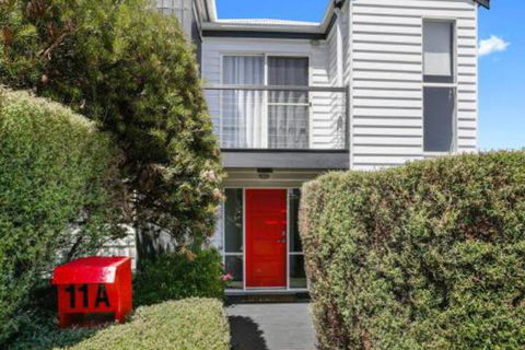 SEAVIEW Ocean Views From A Modern Townhouse - Taree Accommodation 4