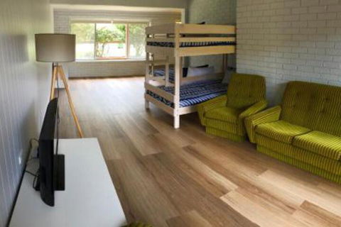 HIP NAUTIC 100 Metres To Beach - Taree Accommodation 5