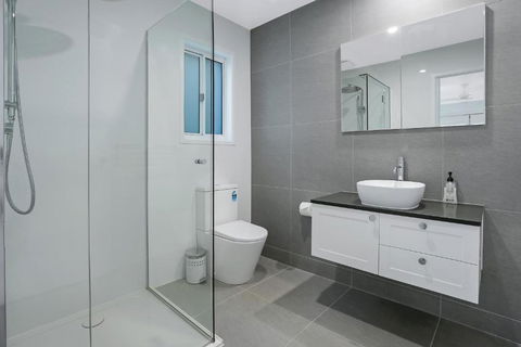 Walk To Hastings Street Noosa Sound - Taree Accommodation 1