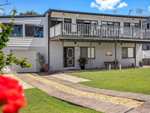 Carroll Ave 85 Mollymook - Taree Accommodation 3