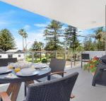 Bathers at the Beach across from Surf Beach - Taree Accommodation