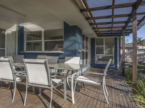 Conley Ave 8 Pet Friendly OUTSIDE Only - Taree Accommodation 5