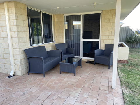 Byford House In The Glades - Taree Accommodation 3