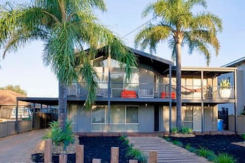 Paradise Waters - Yarrawonga - Taree Accommodation 0