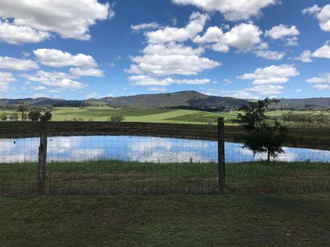 Oakey Creek HV Country Retreat Walk To Wine Tasting - Taree Accommodation 1