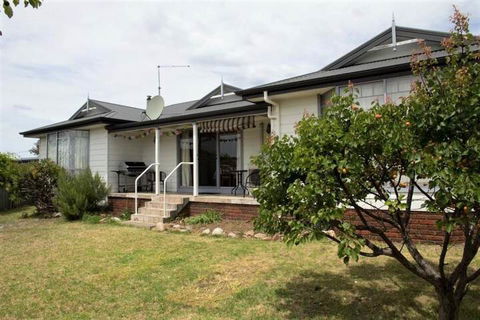 Chillax - Taree Accommodation 3