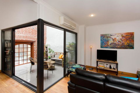 Windows On Pakenham - Taree Accommodation 6