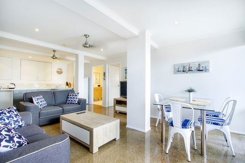 A Point Of View Airlie Beach - Taree Accommodation 5