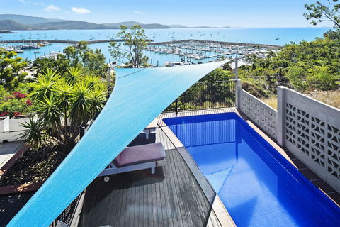 A Point Of View Airlie Beach - Taree Accommodation 0