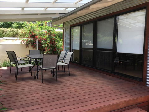 Rail Trail Cottage - Taree Accommodation 4