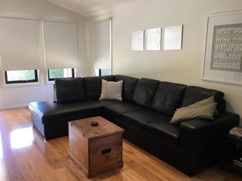 Rail Trail Cottage - Taree Accommodation 5