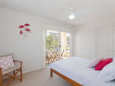 Relax At Pacific 1 / 26 Pacific Avenue Private Duplex With Enclosed Yard - Taree Accommodation 1